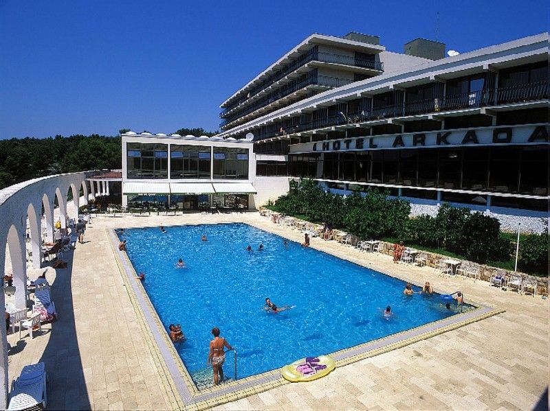 Trim Sunny Apartments By Valamar Stari Grad  Exteriör bild