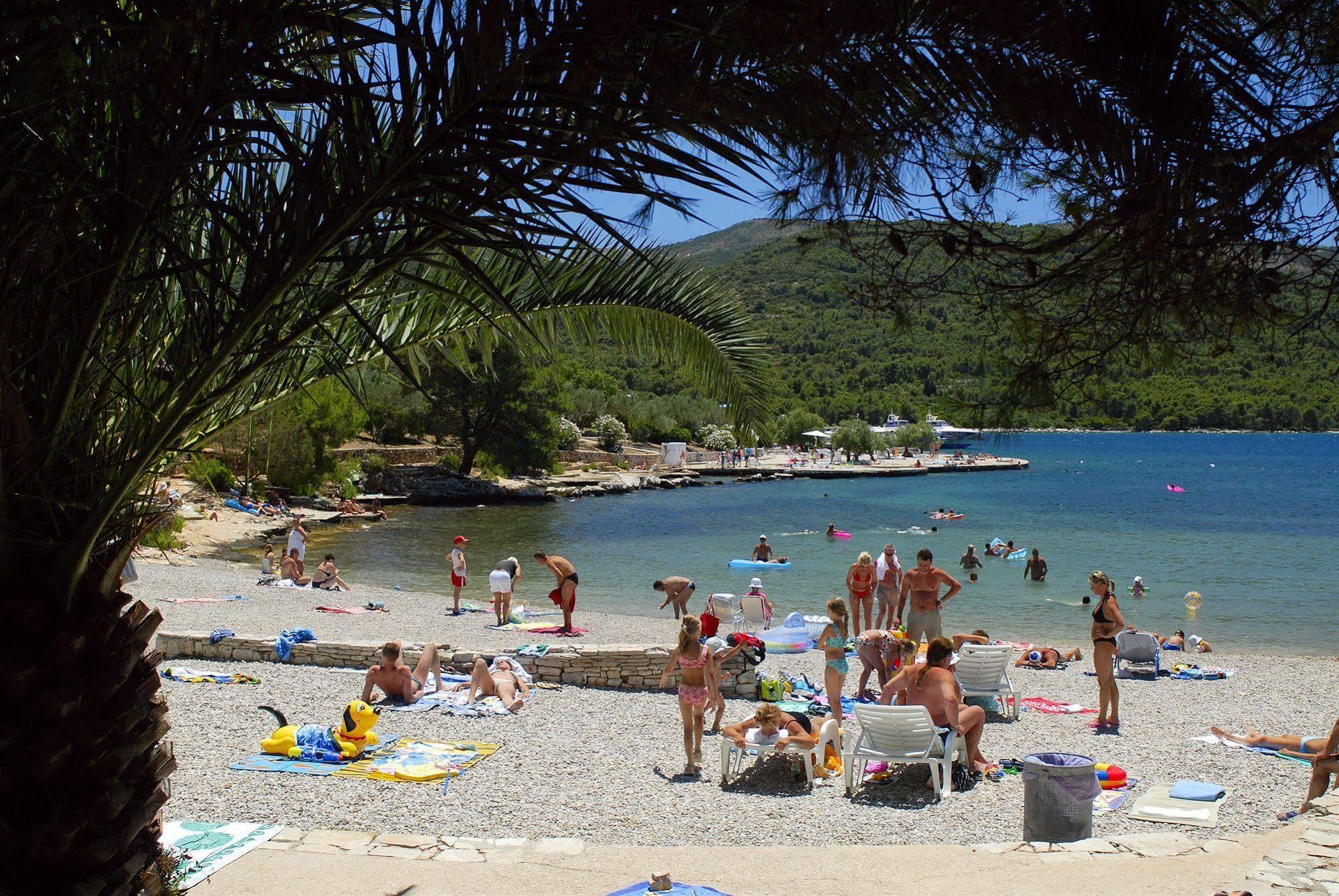 Trim Sunny Apartments By Valamar Stari Grad  Exteriör bild